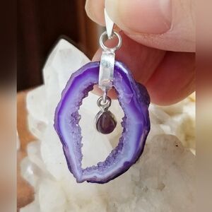 NWOT Natural Dyed Geode Slice with Amethyst Drop Pendant